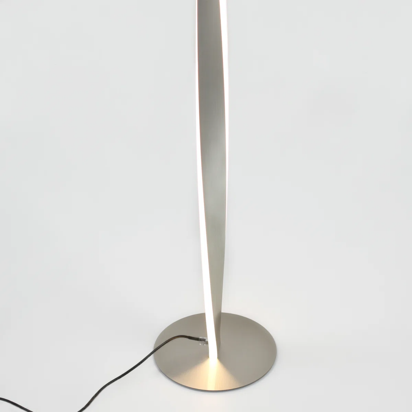 Lámpara de Piso Escultórica Helice LED