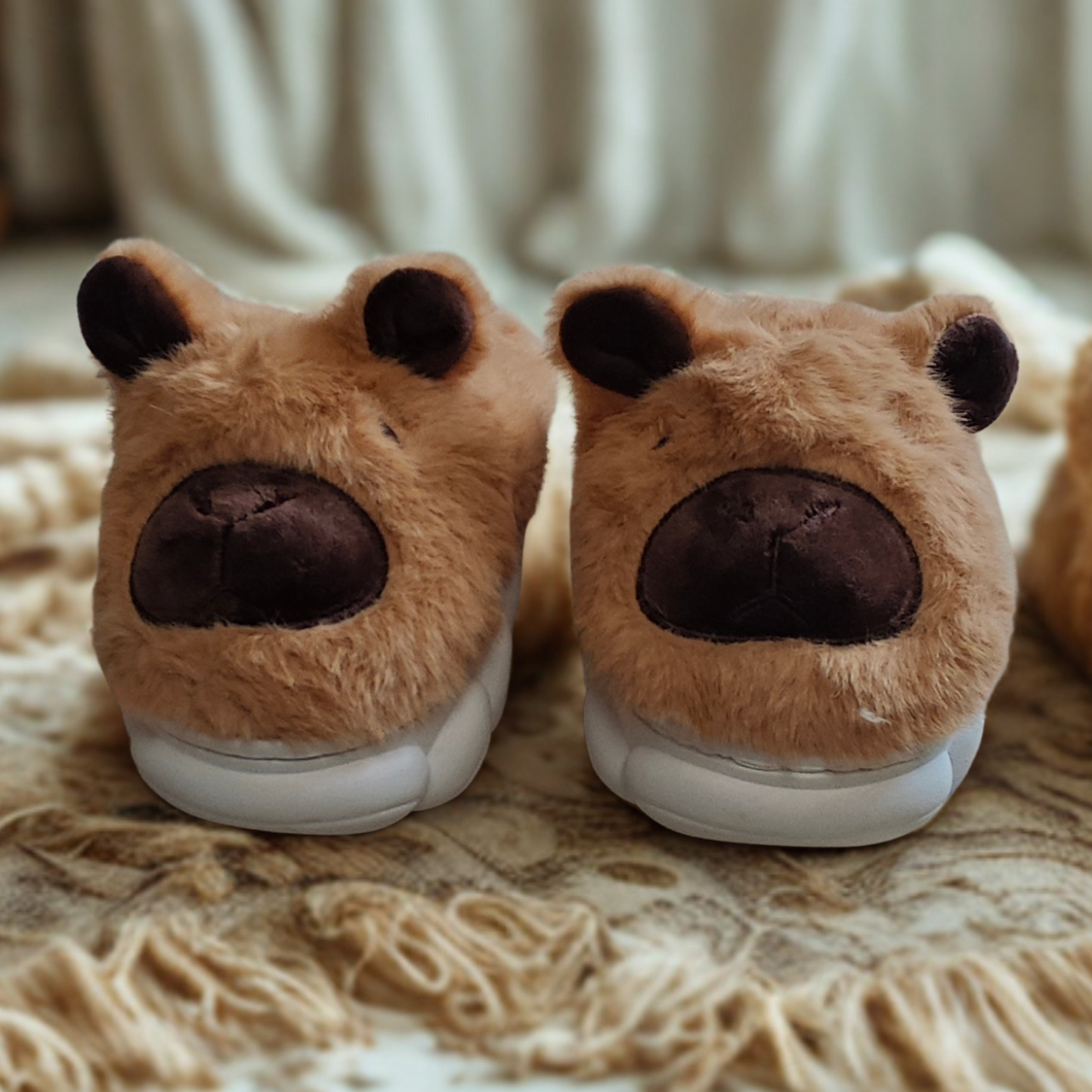 Pantuflas de Capibara Cerradas color Marrón (Niño / Niña)